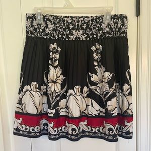 White House Black Market Women’s multi colored print skirt.